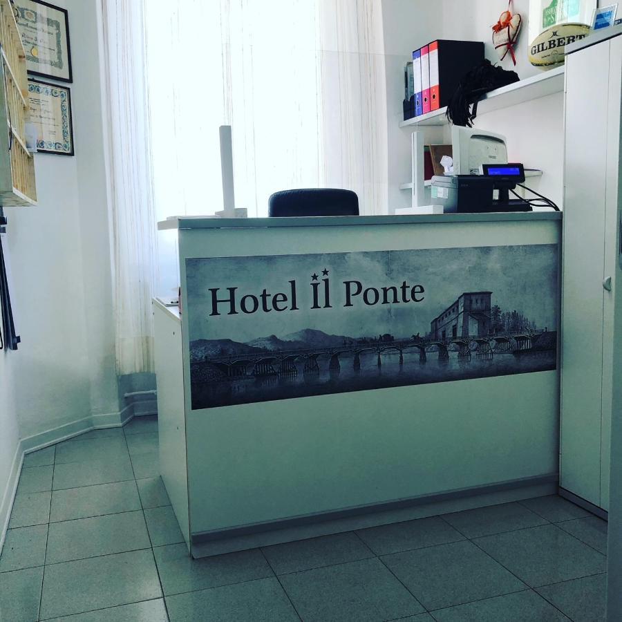 Hotel Il Ponte Cecina  Buitenkant foto